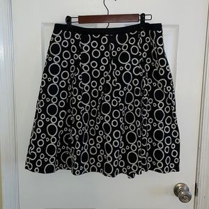 Black and white skirt with embroidered circle pattern from ANN TAYLOR, size 12